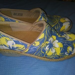 Dansko Clogs Sz 38